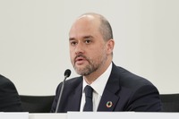 エスピノーサ副会長