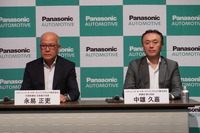質疑応答をするパナソニックオートモーティブシステムズ 永易正吏社長（左）と中雄久嘉執行役員