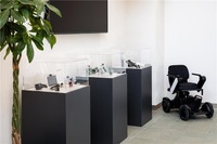 WHILLの近距離モビリティ活用、日野エンジニアリングが「福利厚生パッケージ」導入