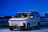上汽大通（MAXUS）ブランドの新型ハイブリッドミニバン『G50』