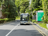 WeRideがシンガポールのリゾートワールドセントーサ（RWS）で完全無人運転のロボバス運行を開始