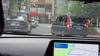 道を譲られたタクシーは、相手がAIとも知らず、ハザードランプで挨拶してくれた。
