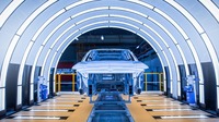 BASF Oxsilan薄膜前処理、CatoGuard 800 eコート、水性プライマー、水性ベースコート、2液性クリアコートを施したフルアルミカーボディ