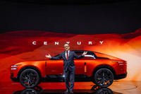 センチュリーコンセプトをプレゼンする豊田章男会長（ジャパンモビリティショー2025）