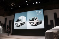 日本向けに改良されたT35。小型トラック。内装・装備は上位モデル並み（ジャパンモビリティショー2025）