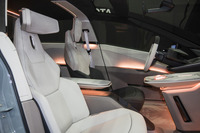 トヨタ カローラコンセプト（ジャパンモビリティショー2025）