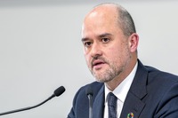 エスピノーサCEO