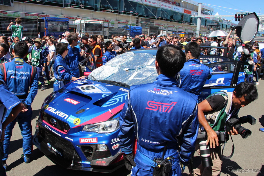 【ニュル24時間】レース中にも進化見せた! スバル ディーラーメカニックの活躍