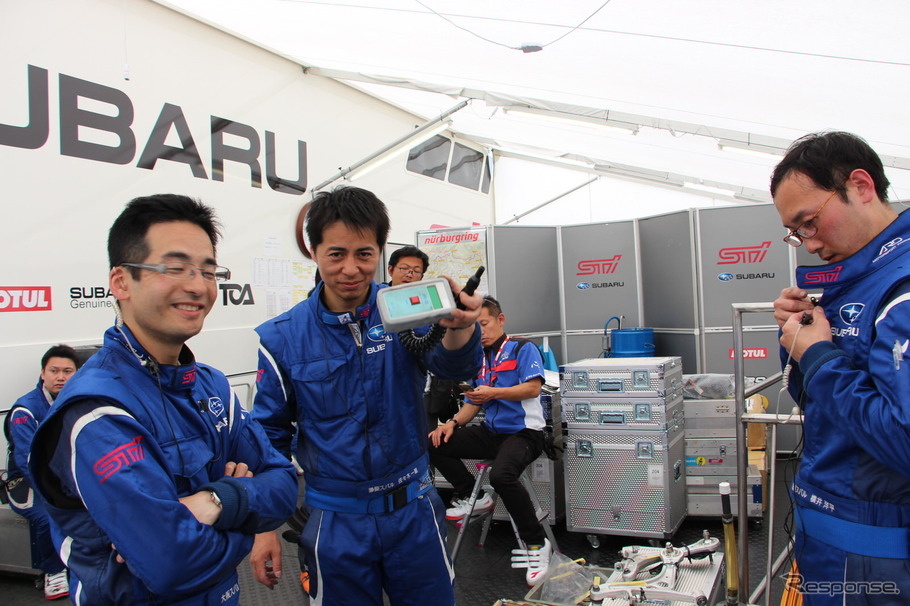 【ニュル24時間】レース中にも進化見せた! スバル ディーラーメカニックの活躍