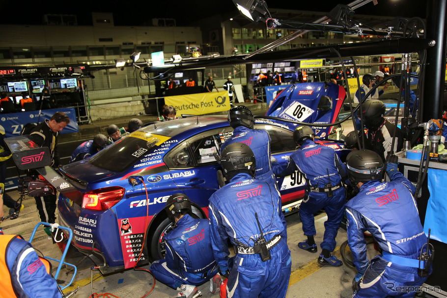 【ニュル24時間】レース中にも進化見せた! スバル ディーラーメカニックの活躍