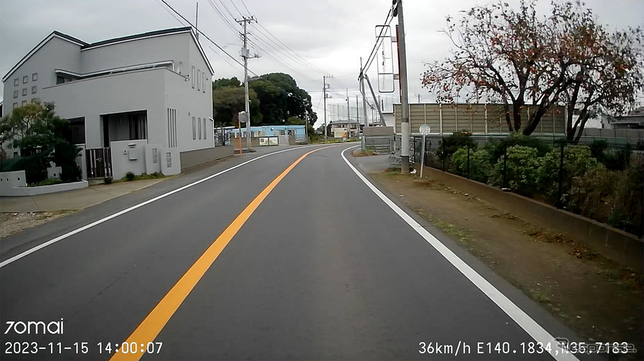 リアカメラ映像