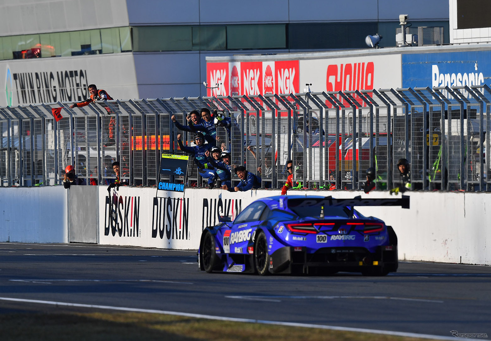 2018年のSUPER GT最終戦もてぎ、GT500王座に輝く#100 NSX（レースは3位）。