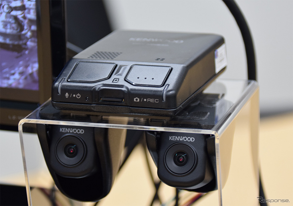 ケンウッド、彩速ナビ連携型2カメラドラレコ発売へ フルHDで前後同時