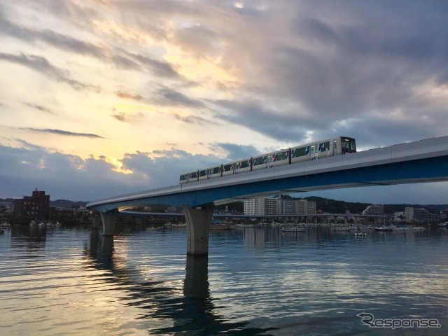 逆走事故では電気回路の断線が確認されたという金沢シーサイドラインの列車。