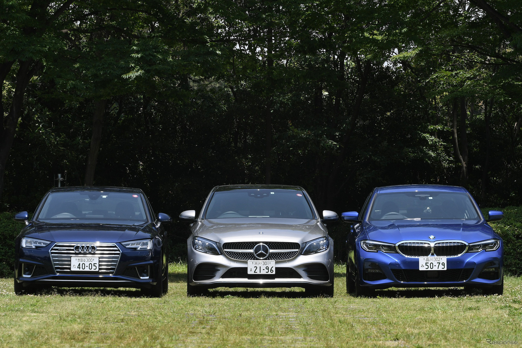 BMW 330i M Sport、Mercedes-Benz C 200 AVANTGARDE、Audi A4 45 TFSI quattro sport（右から）