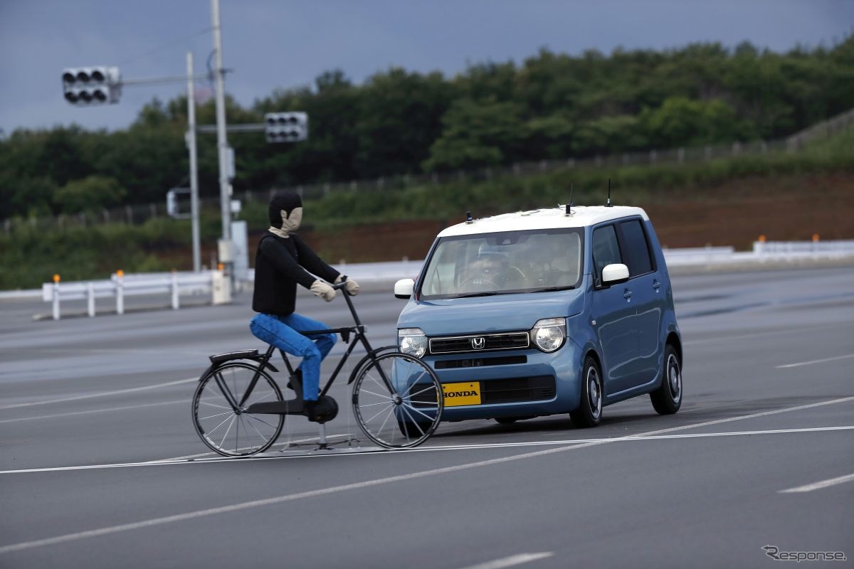 横断自転車の衝突被害軽減ブレーキ