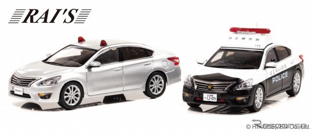 左から、日産 ティアナ XE（L33）2016 警察本部刑事部機動捜査隊車両（2灯仕様 銀）、日産 ティアナ（L33）2018 埼玉県警察地域部自動車警ら隊車両（109）
