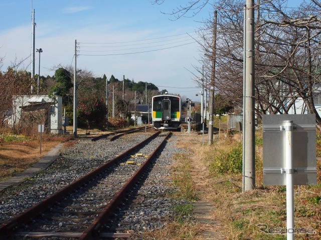 10月25日に襲った大雨の影響で再び列車が来なくなった久留里線上総亀山駅。