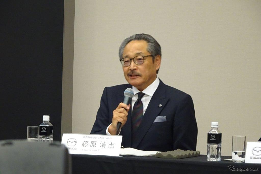決算を発表する　藤原清志マツダ副社長