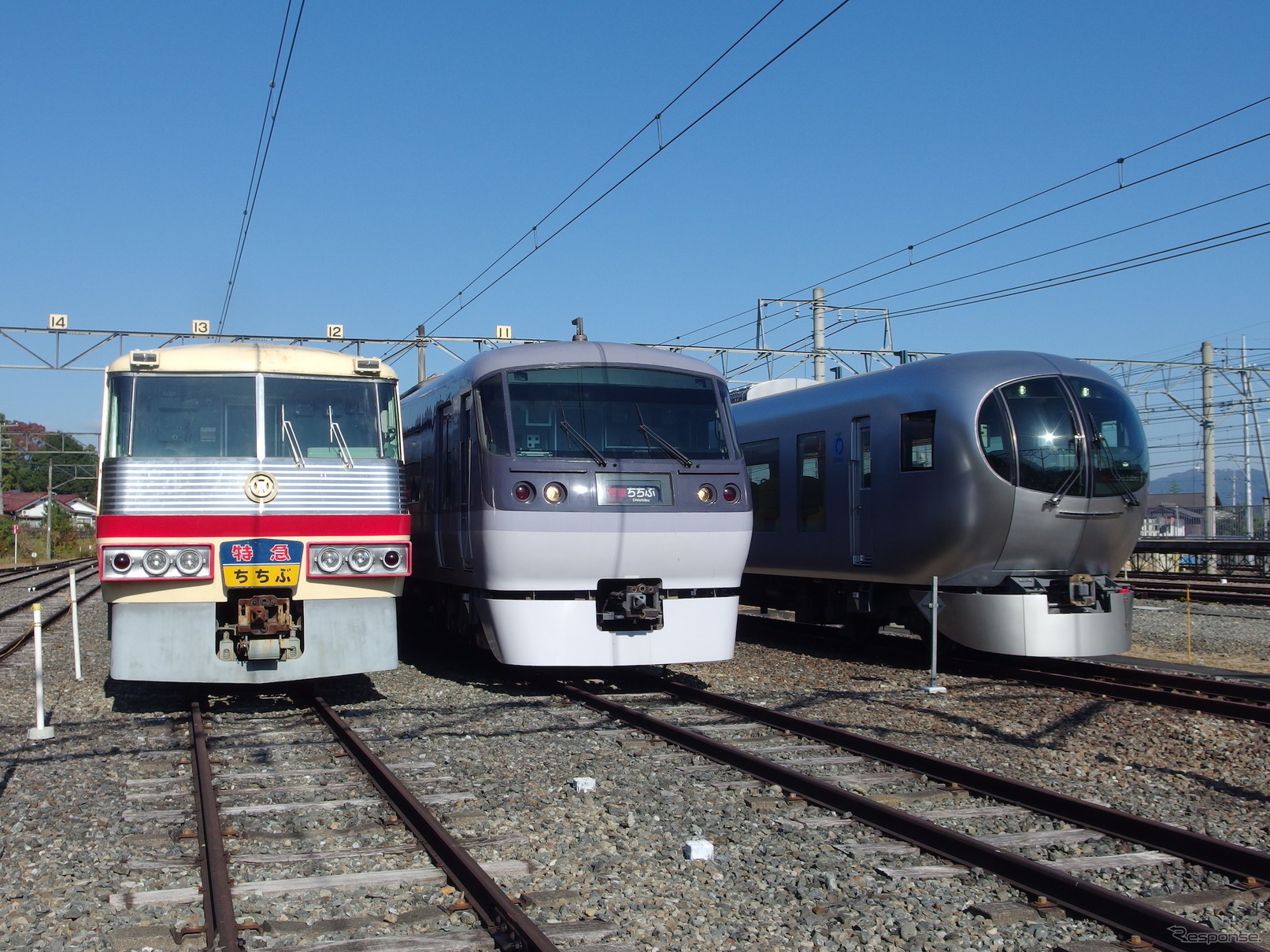 向かって左から5000系、10000系、001系（西武秩父線開通50周年記念車両基地まつり in 横瀬）。