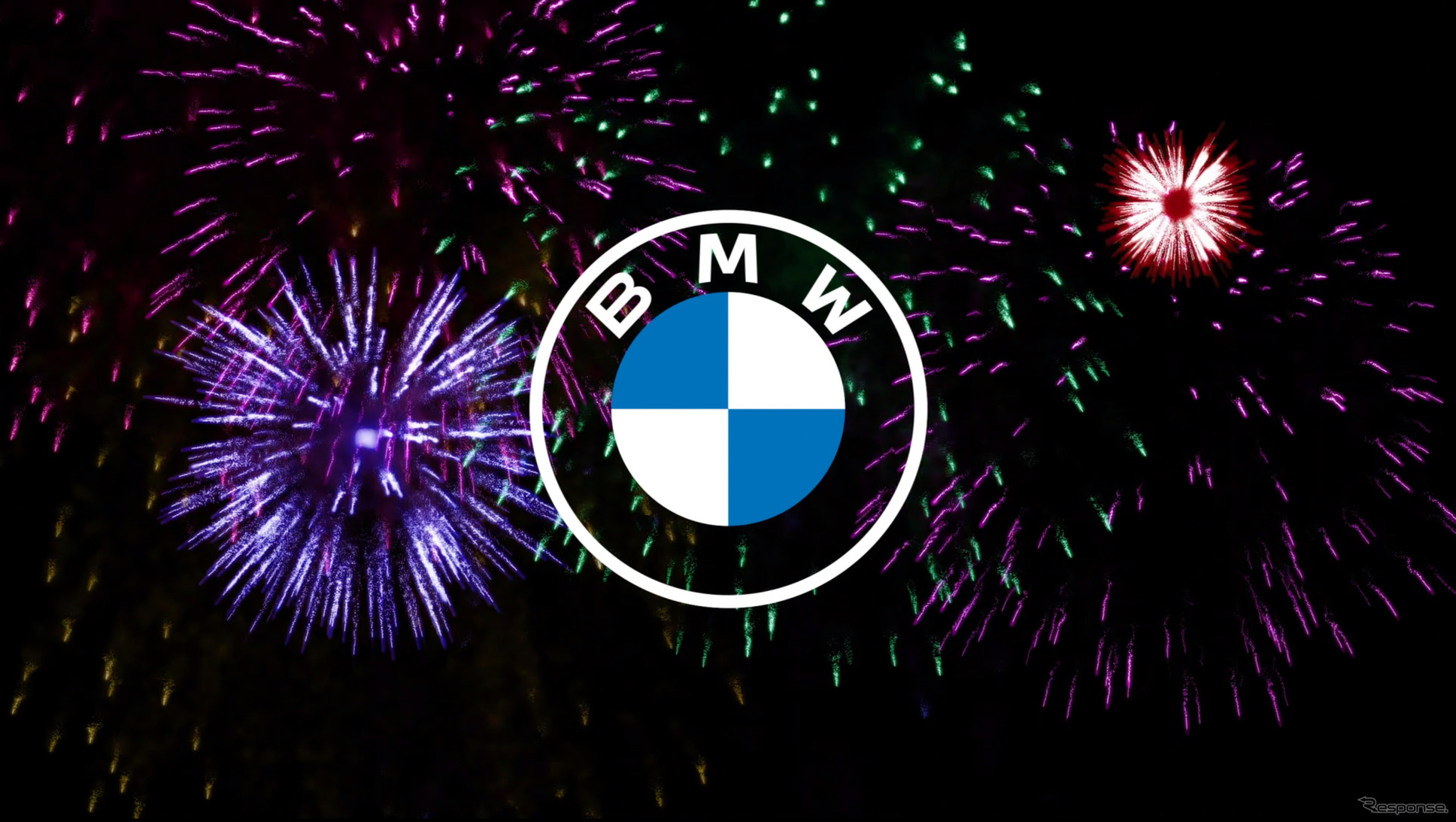 BMWの新ロゴマーク。外側の円とプロペラマークとの間に背景が見える“透過”バージョン。