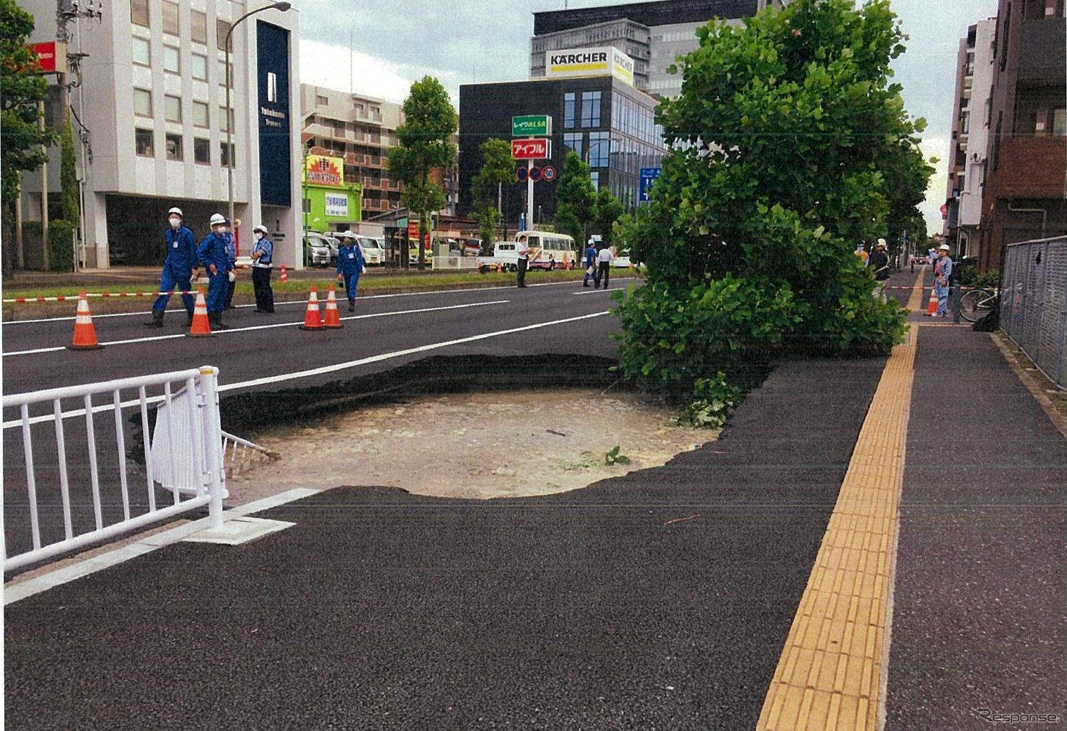 陥没箇所の様子。2020年6月12日。