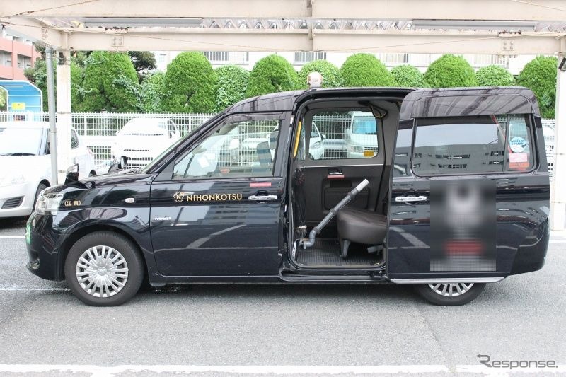 新型コロナウイルス患者の軽症者移送用に改造したJPN TAXI