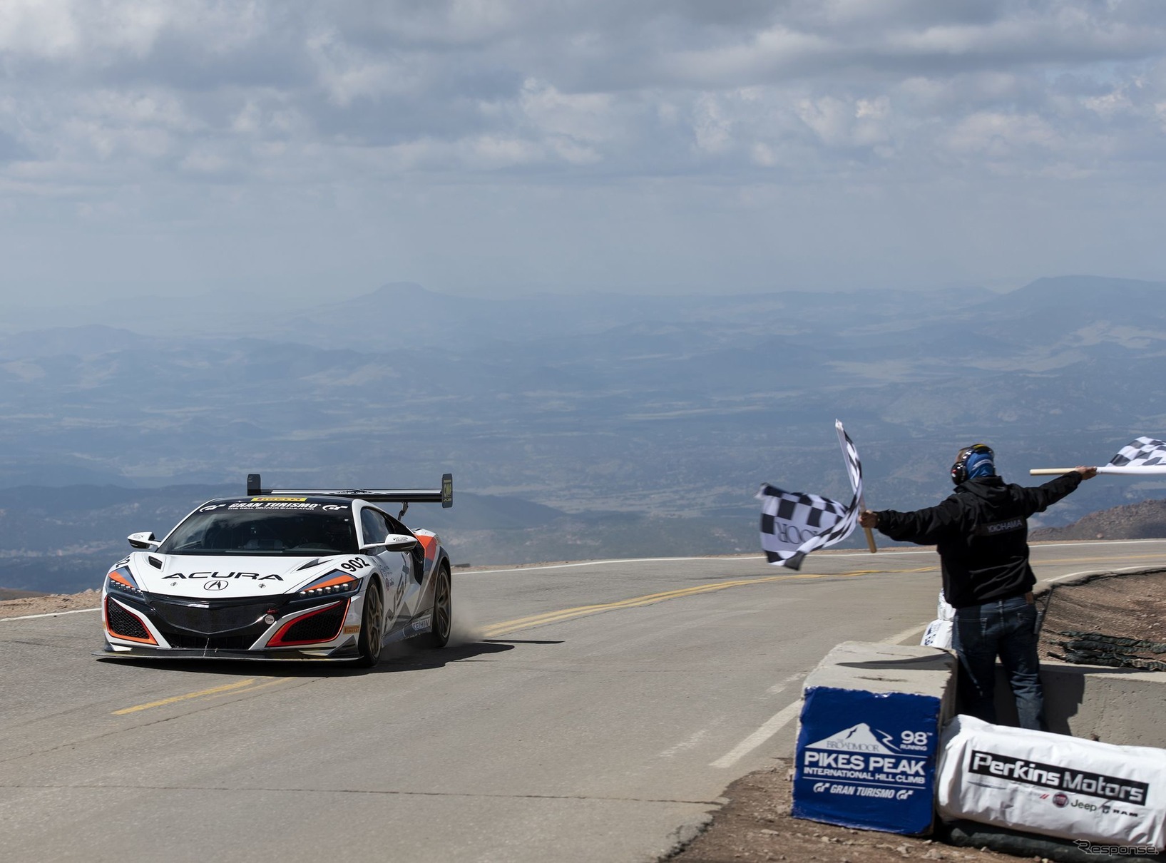 パイクスピーク国際ヒルクライムに参戦したアキュラNSX