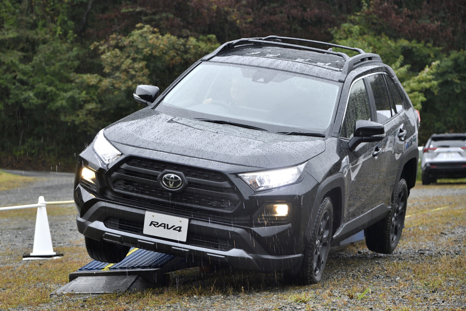 トヨタ RAV4 アドベンチャー“オフロードパッケージ”