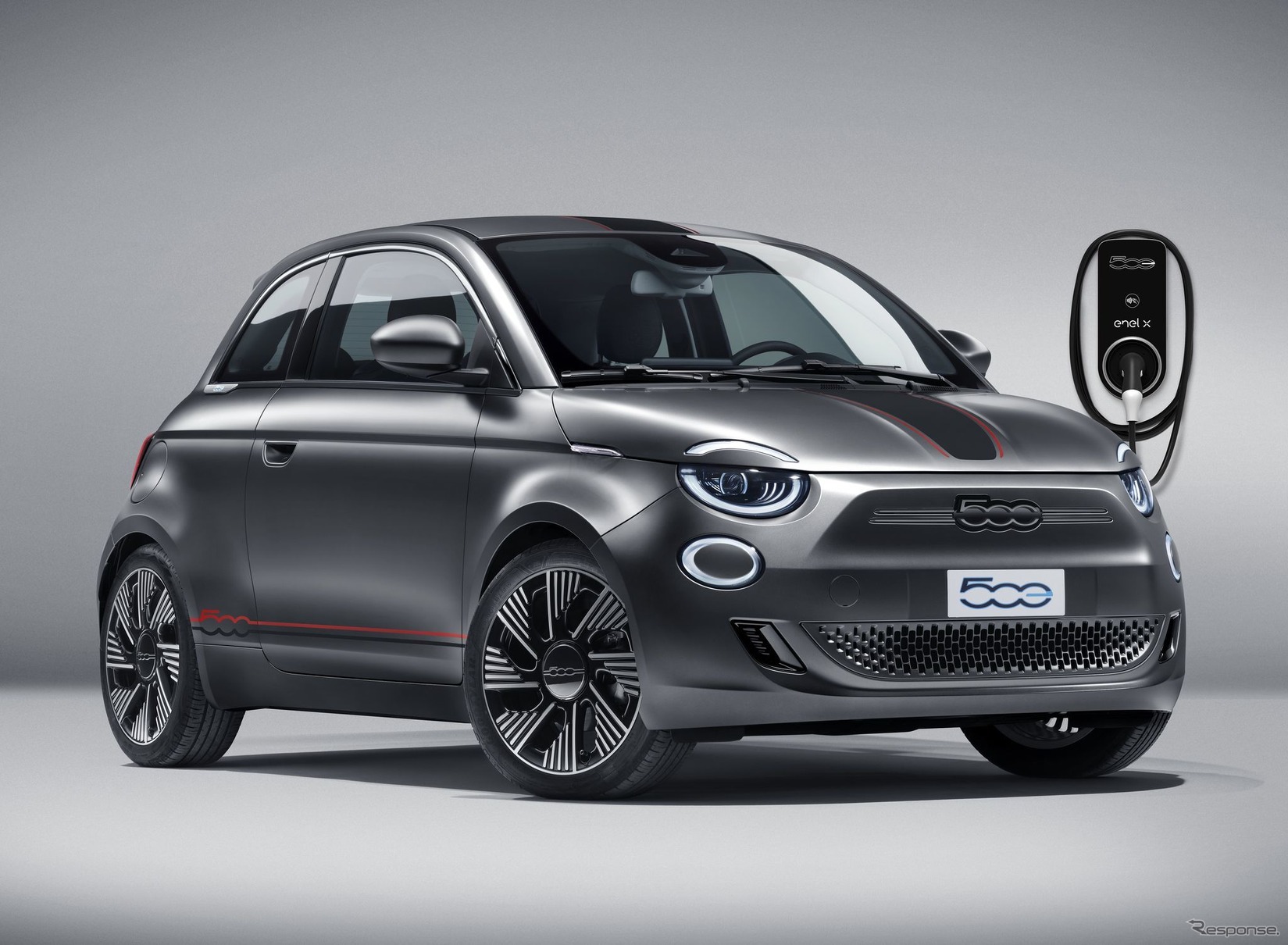 フィアット 500 新型の純正カスタマイズパーツ「MOPAR」装着車