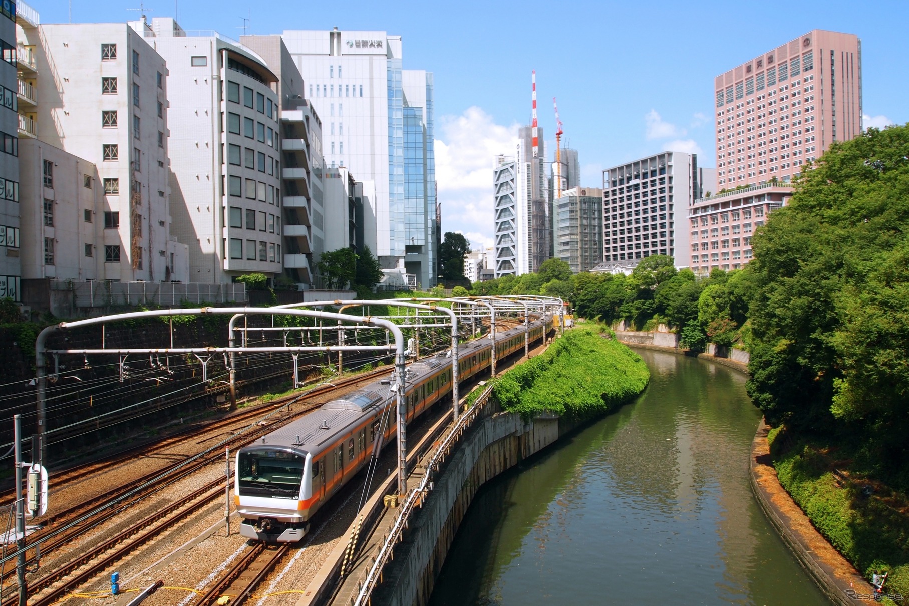 中央線快速では東京～大月間がオフピークポイントのサービス対象エリアに入る。