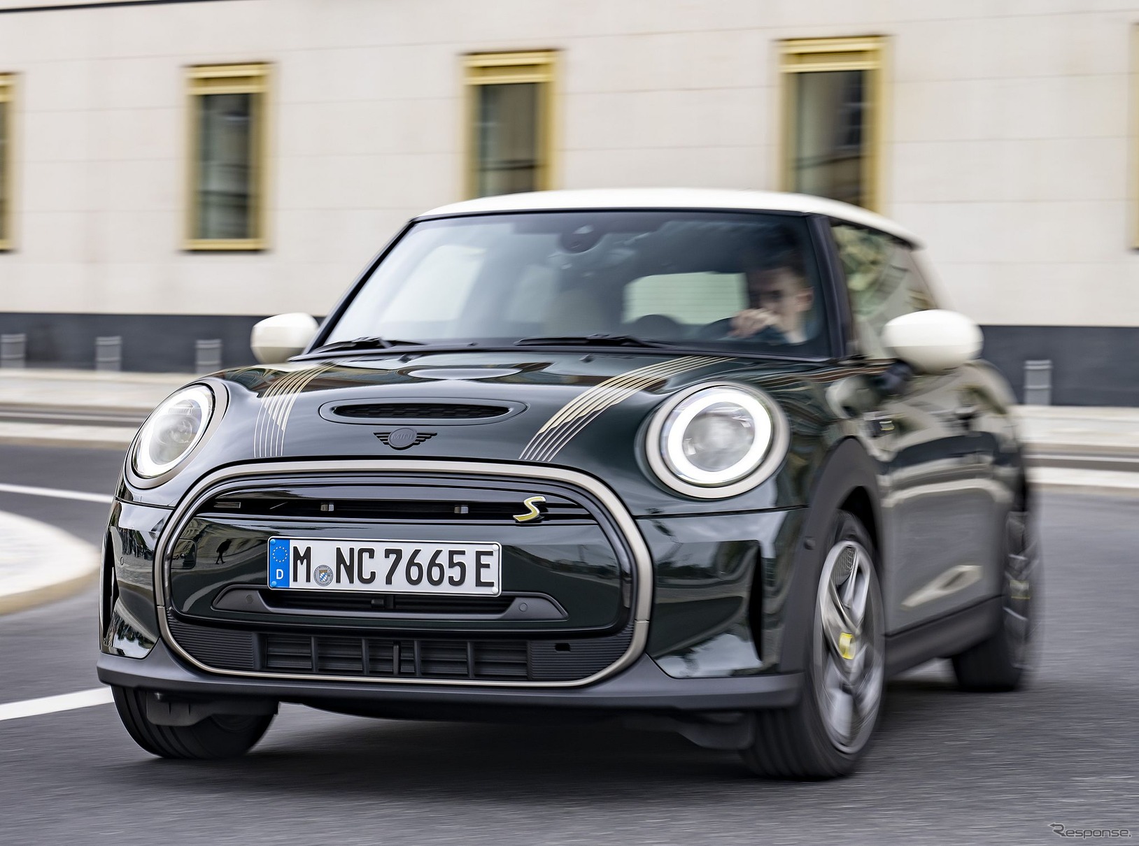 MINI クーパー SE 改良新型の「Resolute Edition」