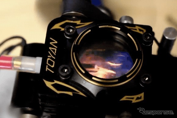 燃焼室が観察できる4ストローク超小型エンジンモデル