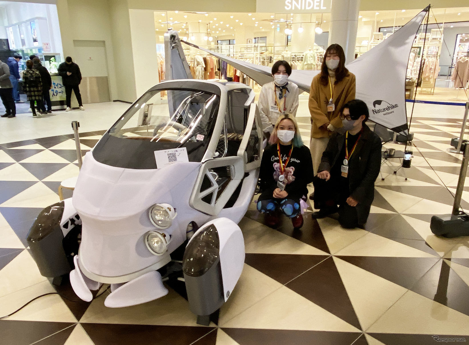 富山大学芸術文化学部の4人の学生が、卒業制作で作ったEVコンセプトカー『EVE』