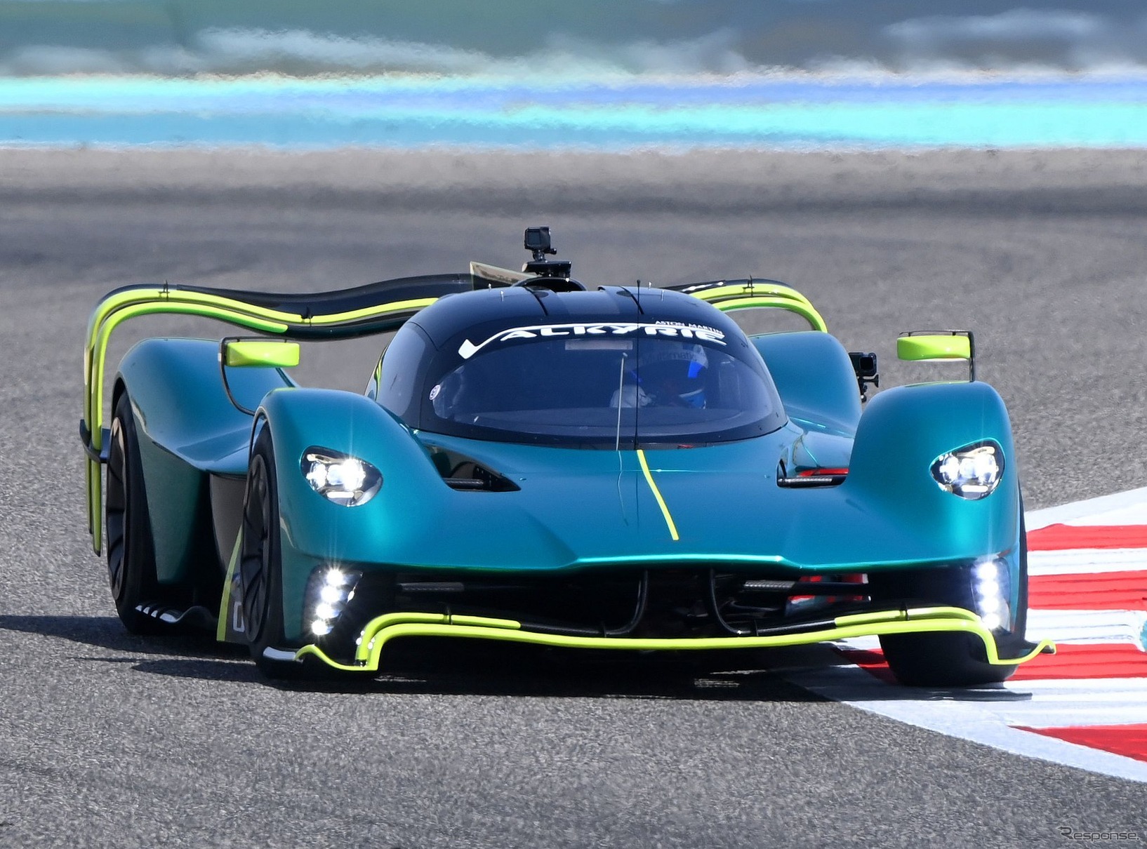 アストンマーティン・ヴァルキリー AMR プロ