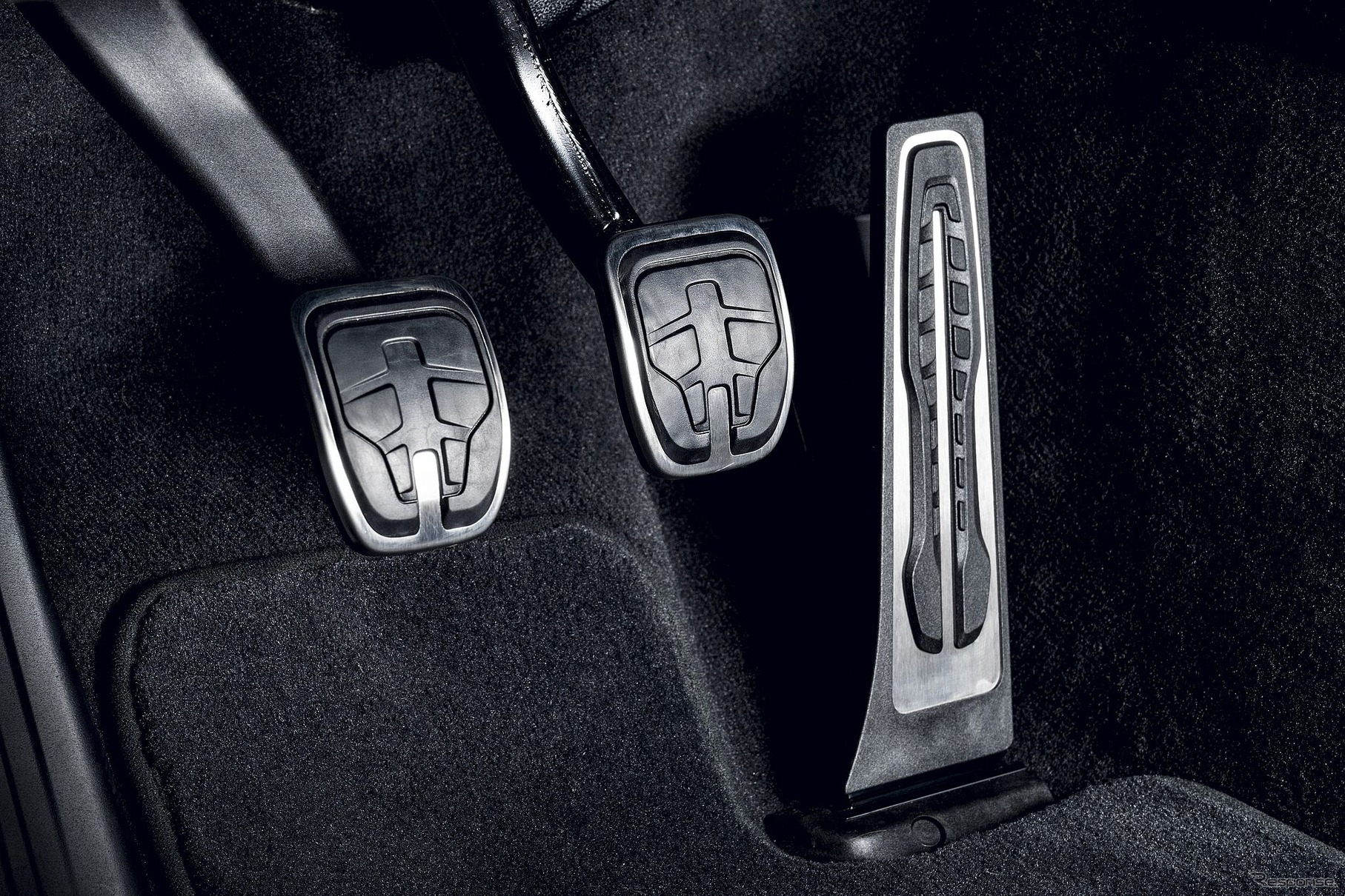 トヨタ GR スープラ のMT車のティザー写真（欧州仕様）