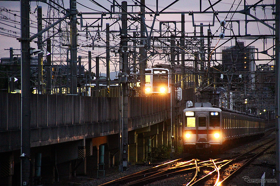 板橋区内の高架化が始まる東武東上線。