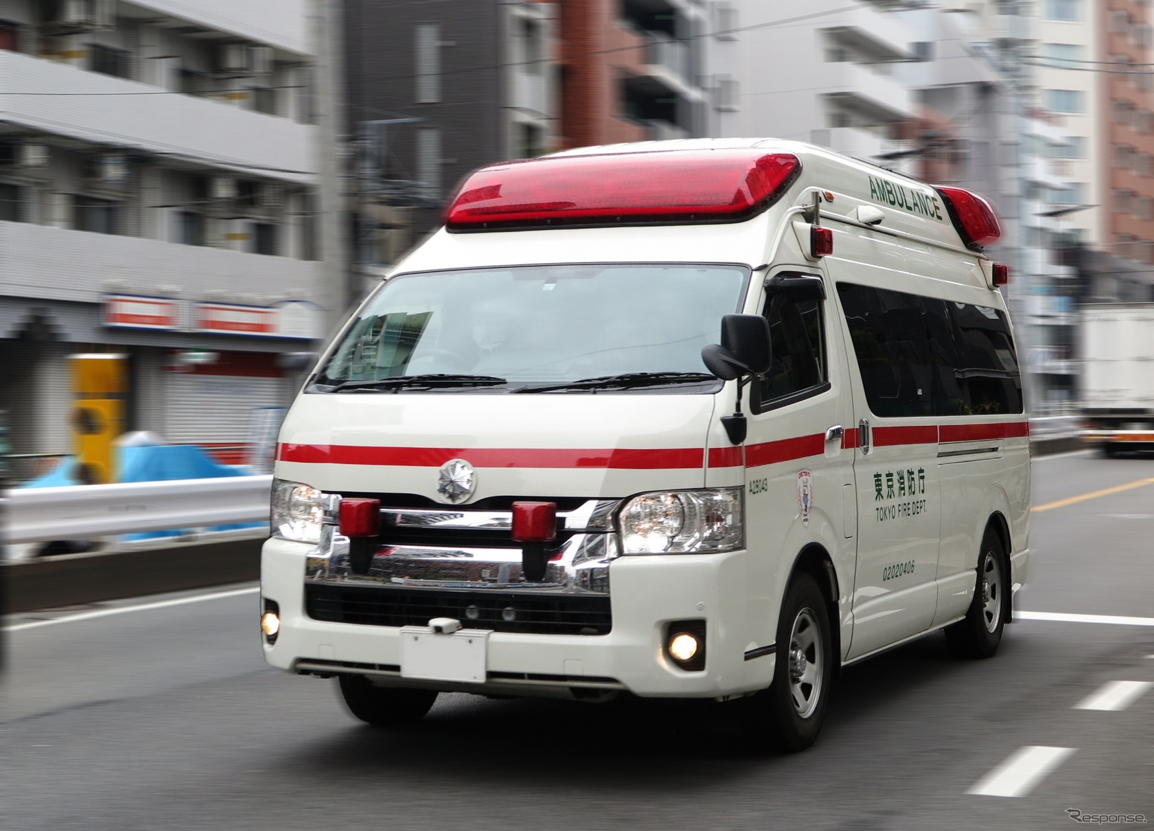 「救急車に道をゆずってほしい」SNSで話題、緊急車両を避けるのは難しい？（写真はイメージ）