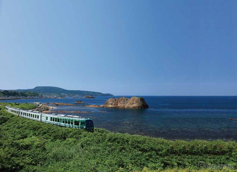 全列車運休が続いている五能線の観光列車『リゾートしらかみ』。