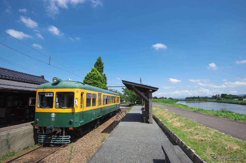 体験乗車に使われるモハ11。かぼちゃ電車保存会の手により2019～2021年にヘッドライトやテールライト、車内灯が点灯するように改修された。