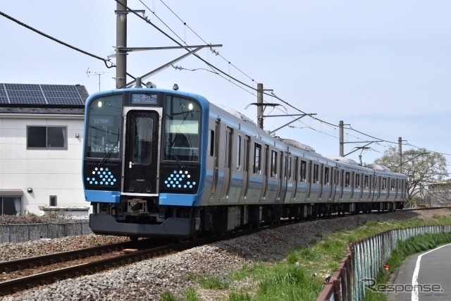 画像解析による人の列車接近検知の検証が行なわれる相模線のE131系500番台。