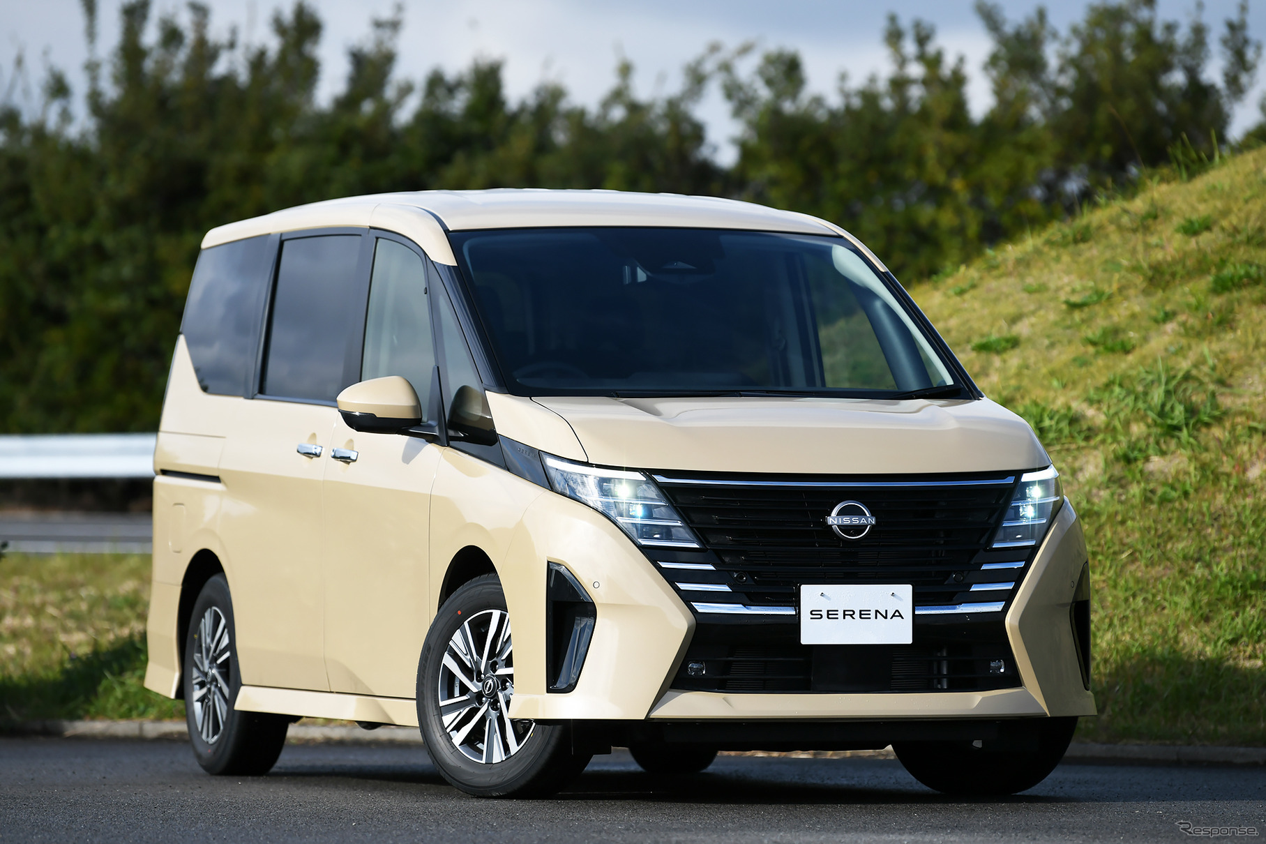 Amazon | 1/26 日産 セレナ ハイウェイスター SERENA C27