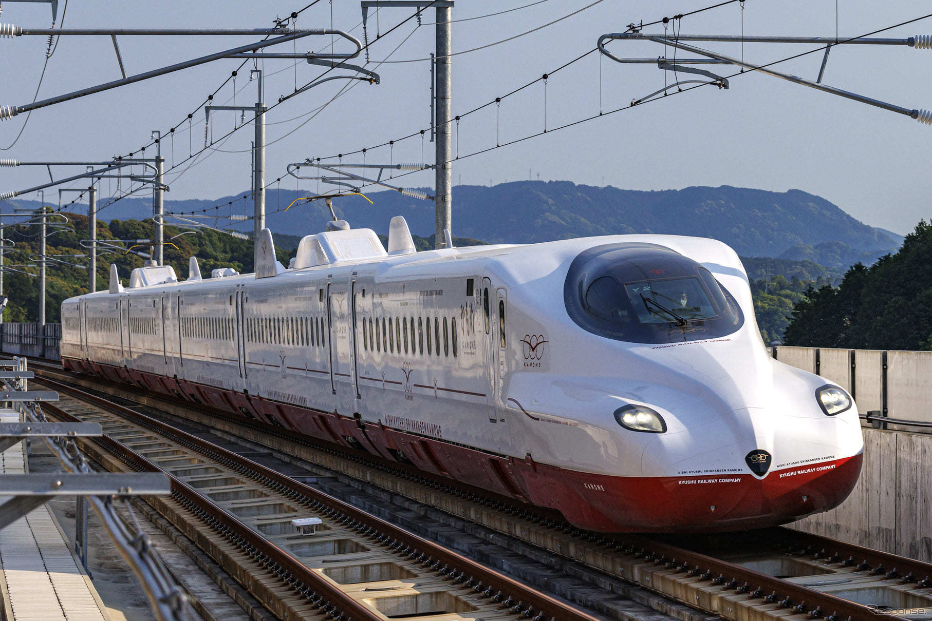 武雄温泉～長崎間で運行中の西九州新幹線『かもめ』用N700S。
