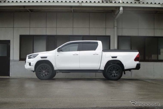 DEVIDE UP210 TOYOTAハイラックス用実装例（アップ量：F +40mm）