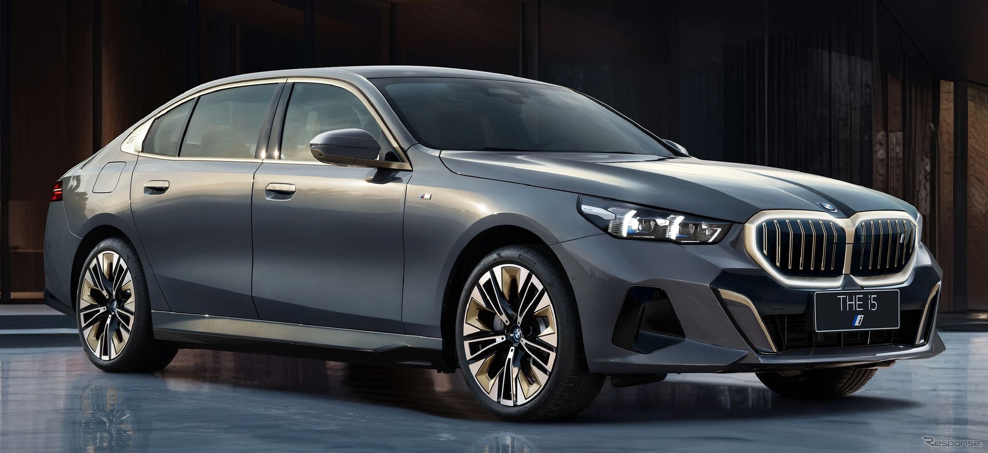 BMW i5 のロングホイールベース（中国仕様）
