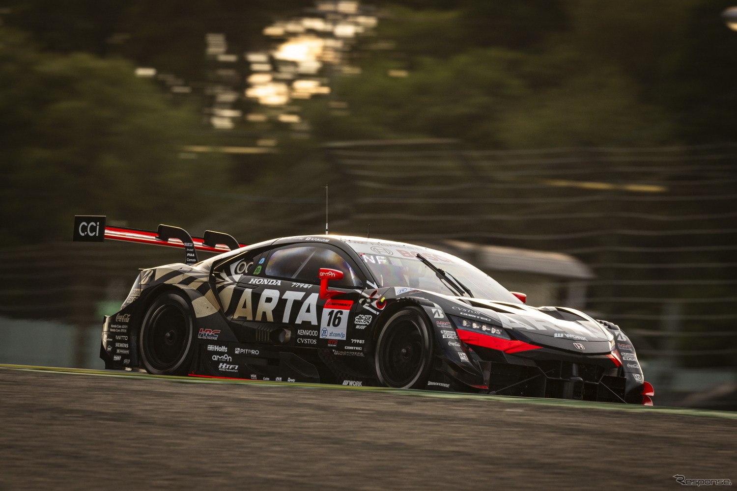 優勝した#16 ARTA MUGEN NSX-GT（福住仁嶺／大津弘樹）