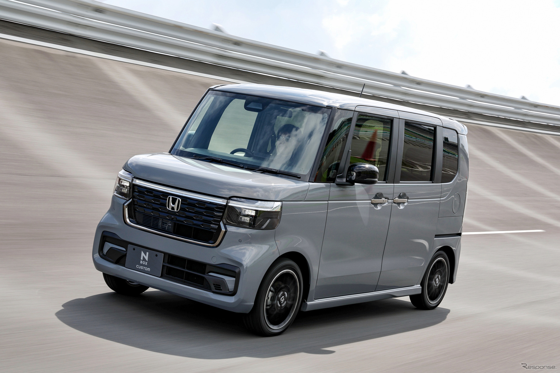 ホンダ N-BOXカスタム 新型