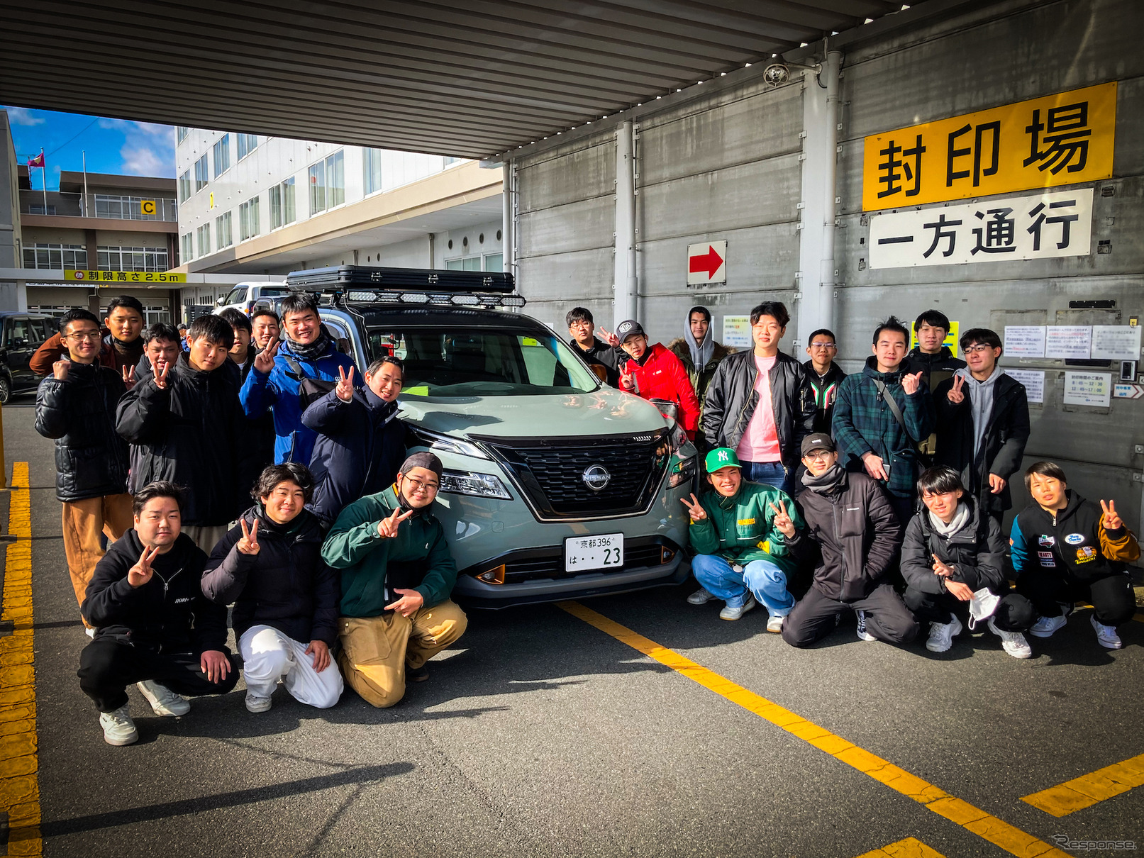 日産自動車技術専門学校の学生が作成したカスタムカーが「東京オートサロン2024」で展示