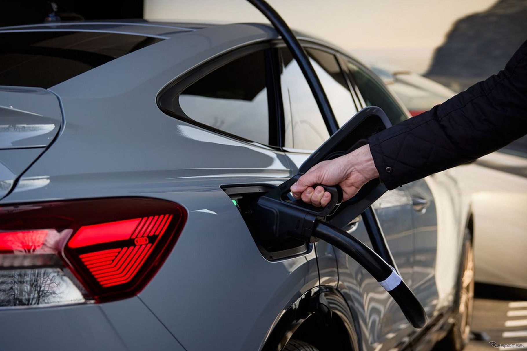 VWグループ傘下の自動車向けソフトウェア会社「CARIAD」が複数の車両から得られるスワームデータを活用してEVの充電体験の向上を可能に