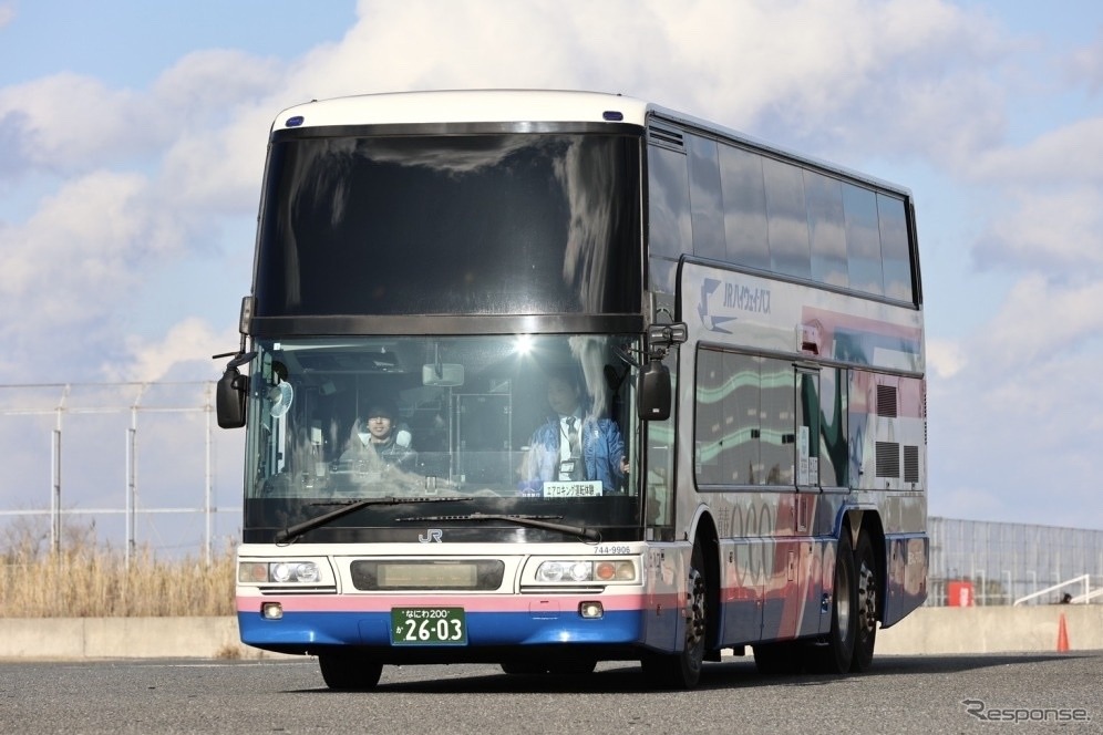 運転体験中のエアロキング